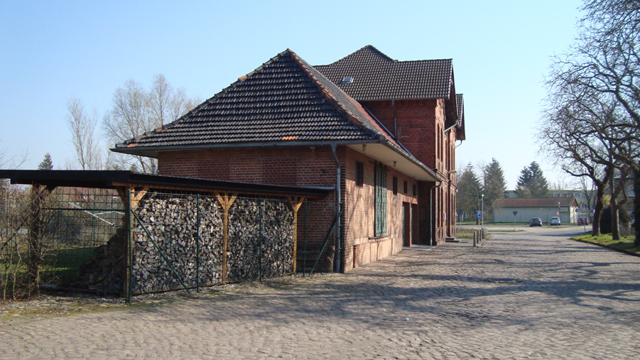 Südwestseite Bahnhofsgebäude in Bismark