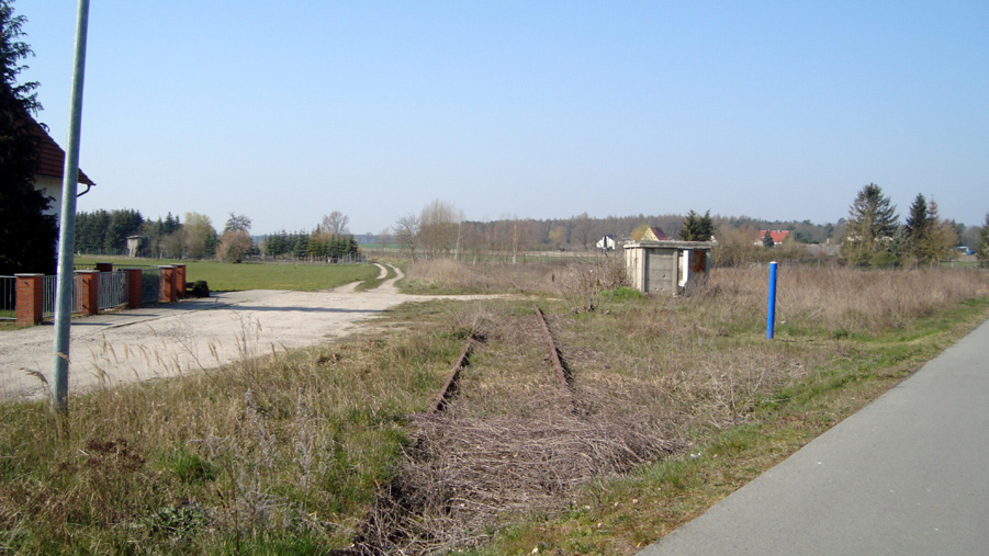 sü,dwestlich der Döllnitzer Straße
